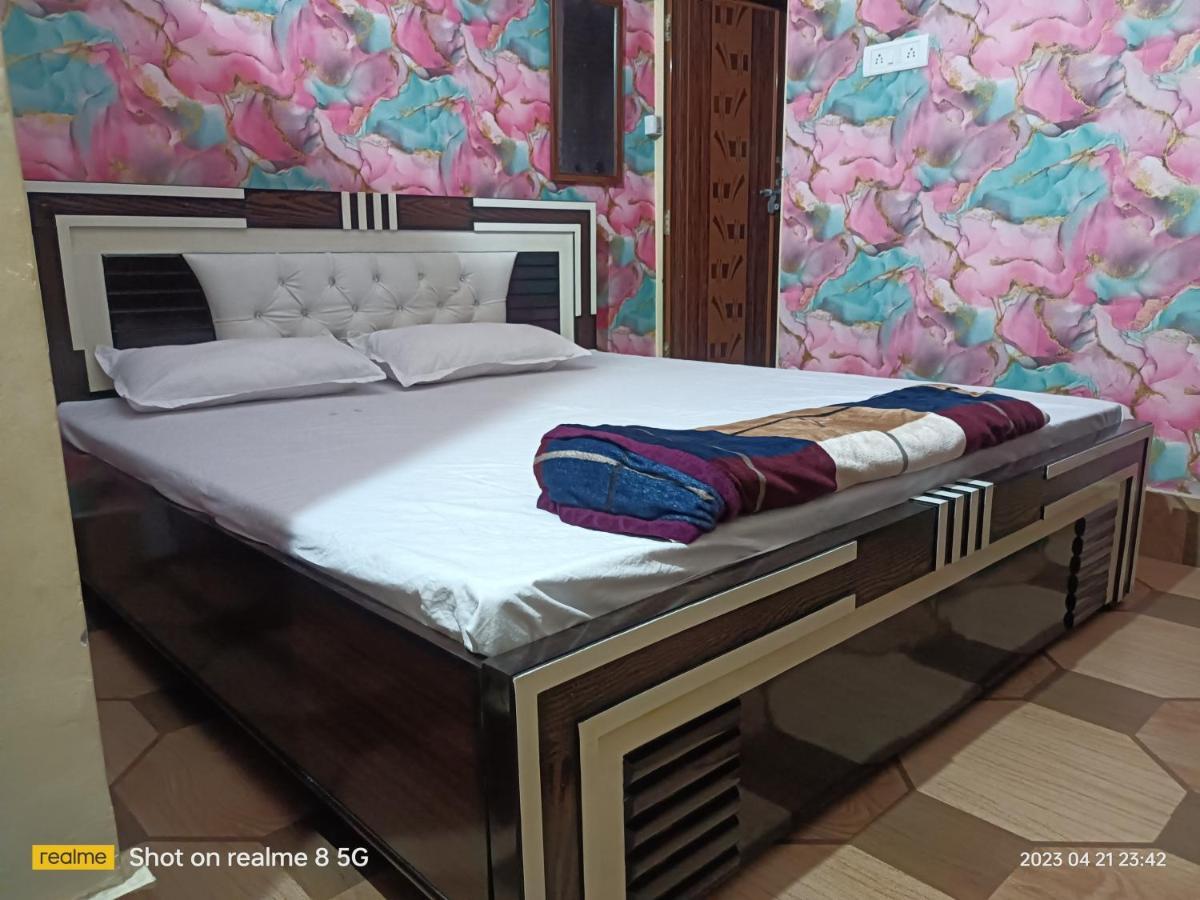 Maa Gauri Paying Guest House バラナシ エクステリア 写真